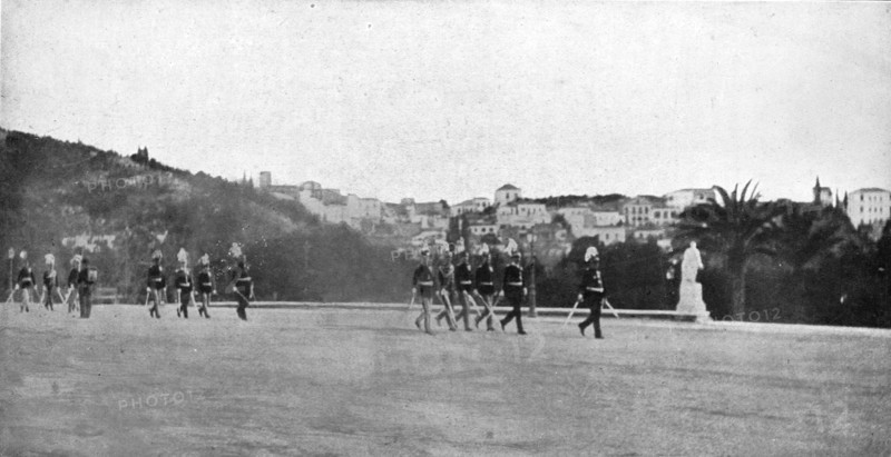'Les Evenements de Grece; Le salut des officiers de l'armee royale aux drapeaux allies..., 1917. Creator: Unknown.