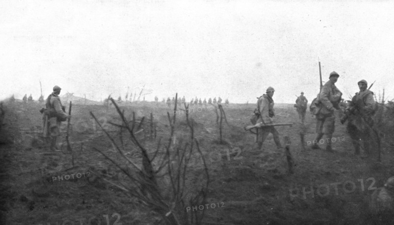 French Attack of July 31, 1917; Progression of infantrymen, on the morning..., 1917. Creator: Unknown.