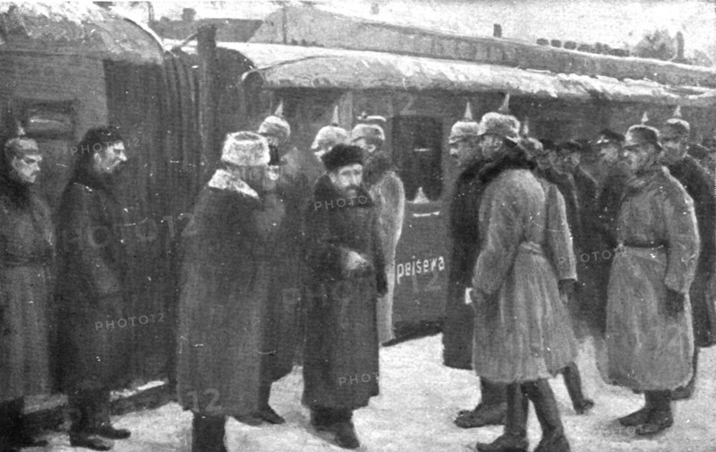 Dissolution of the Eastern Front; At Brest-Litovsk station: welcome of the Maximalist..., 1917. Creator: Unknown.
