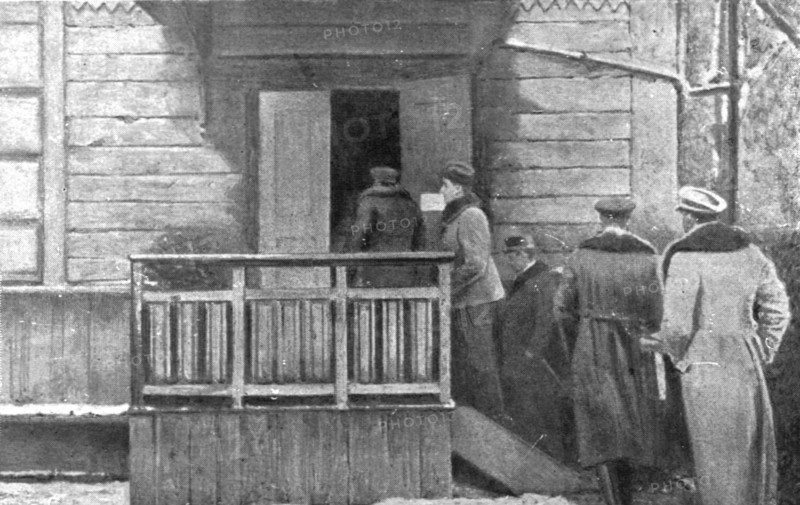 Dissolution of the Eastern Front; Entrance of delegates to the building ..., 1917. Creator: Unknown.