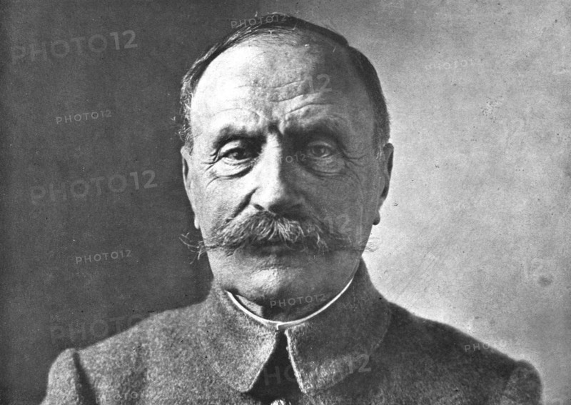 'Foch chef unique; Le general Foch qui recut, le 26 mars a Doullens, la mission de..., 1918. Creator: Unknown.