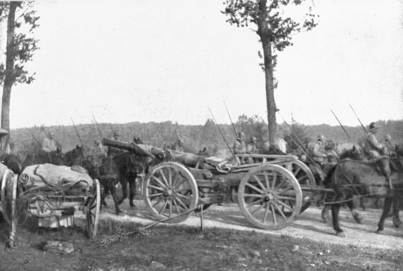 'La rupture de Chemin des Dames; La cavalerie et l'artillerie de la 10e armee montant aux..., 1918. Creator: Unknown.