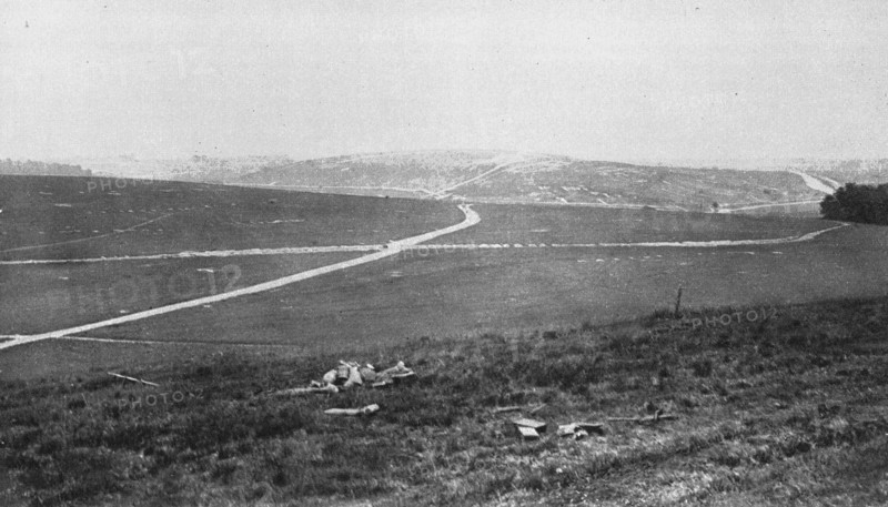 'Notre Contre-Attaque du 11 juin 1918; le plateau de Belloy repris par nos troupes, le 11 juin..., 1 Creator: Unknown.