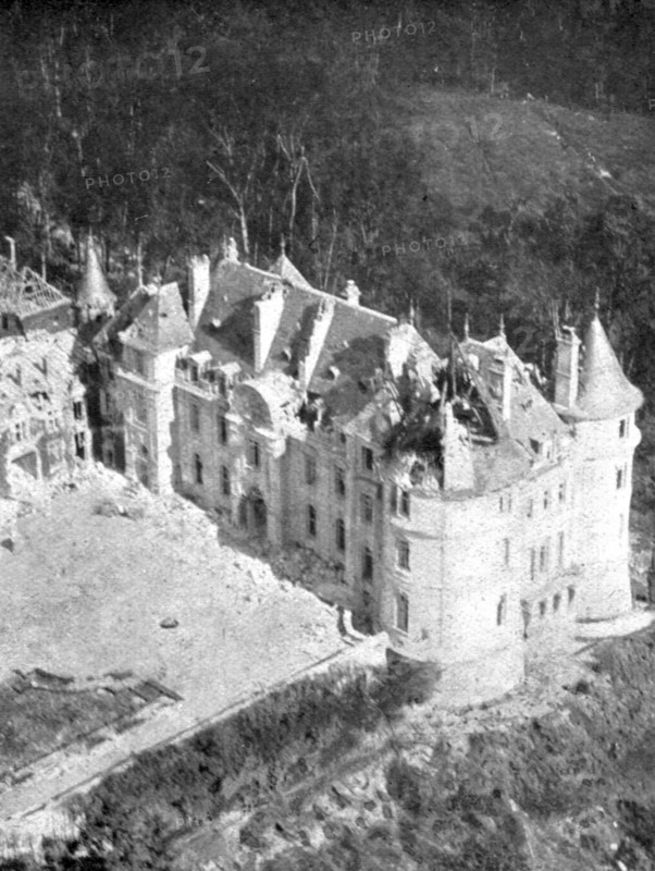 'La Replique de Foch: Au Sud-ouest de Soissons; le chateau de Maucreux, pres de Faverolles..., 1918. Creator: Unknown.