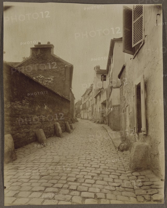 Vauvert Vieille Rue, France, c1901. Creator: Eugene Atget.