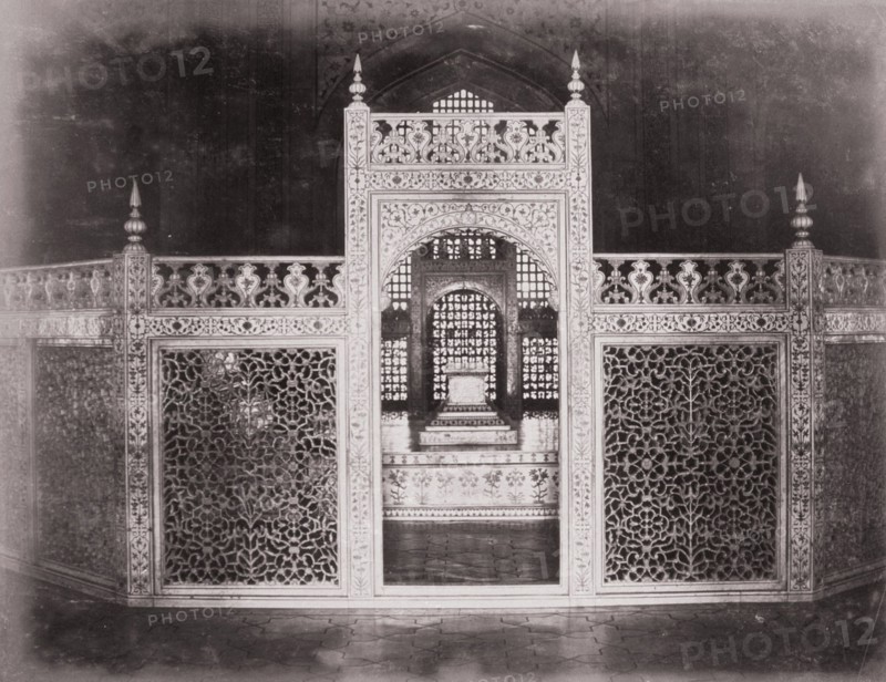 Taj Mahal, Screen round Tomb, Late 1860s. Creator: Samuel Bourne.