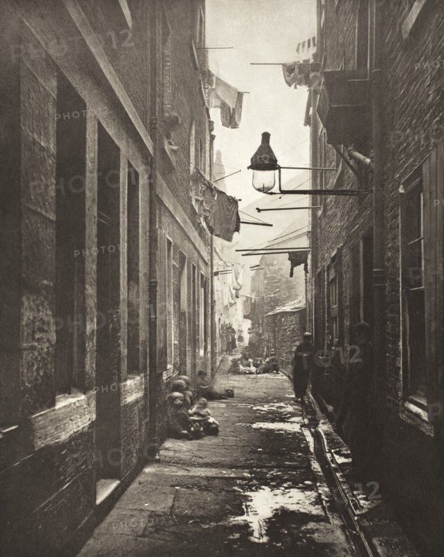 Close No. 80 High Street (#11), Printed 1900. Creator: Thomas Annan.