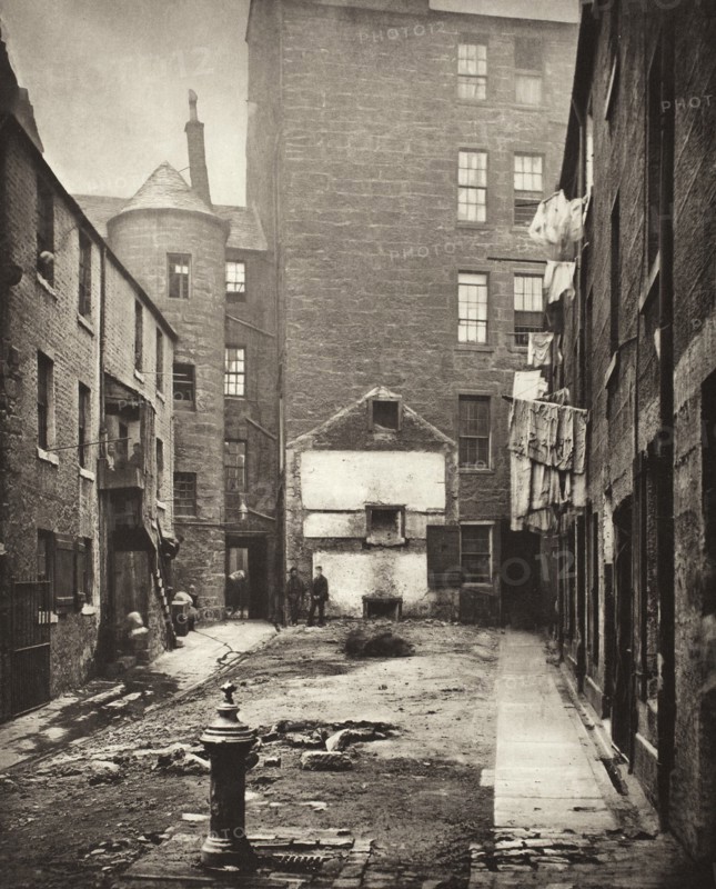 Close No. 61 Saltmarket (#27), Printed 1900. Creator: Thomas Annan.