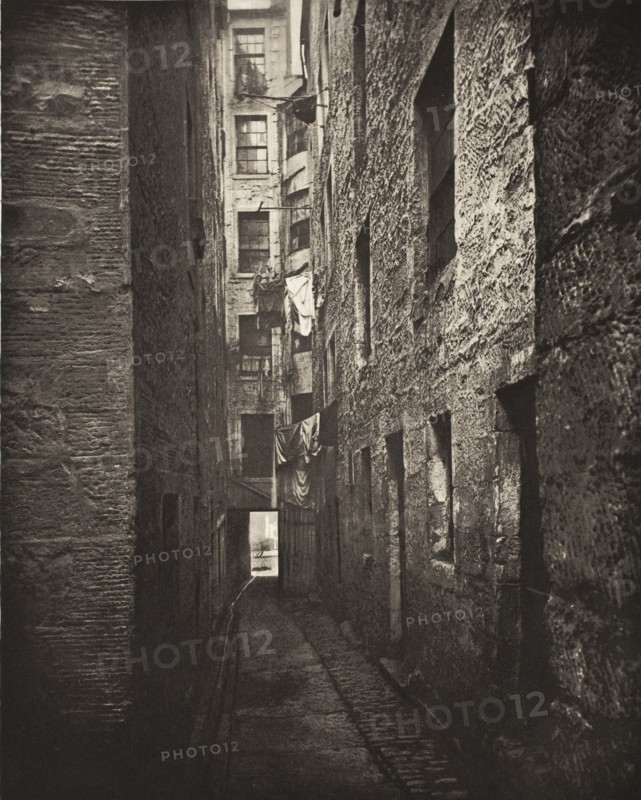 Close No. 148 High Street (#5), Printed 1900. Creator: Thomas Annan.