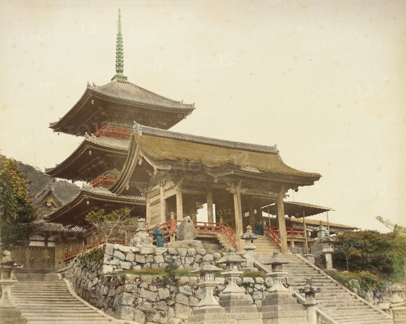 Entrance Gate of Kiyomidzu, 1865. Creator: Unknown.