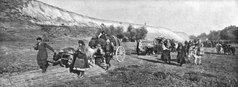 'Sur la route de Monastir ; les populations de la region Sud du Monastir fuyant vers l'arriere a tra Creator: Unknown.