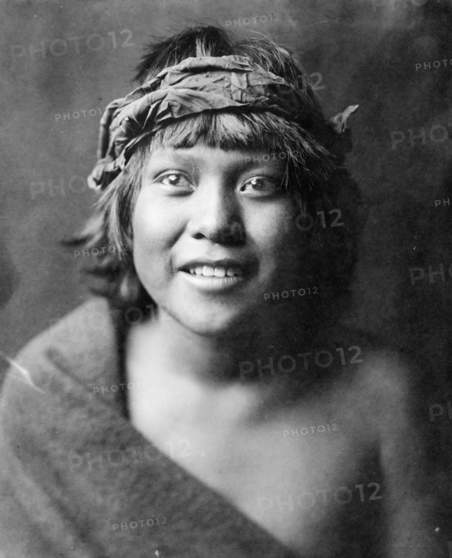 Okuwa-Tsire ("Cloud Bird"), San Ildefonso, c1905. Creator: Edward Sheriff Curtis.
