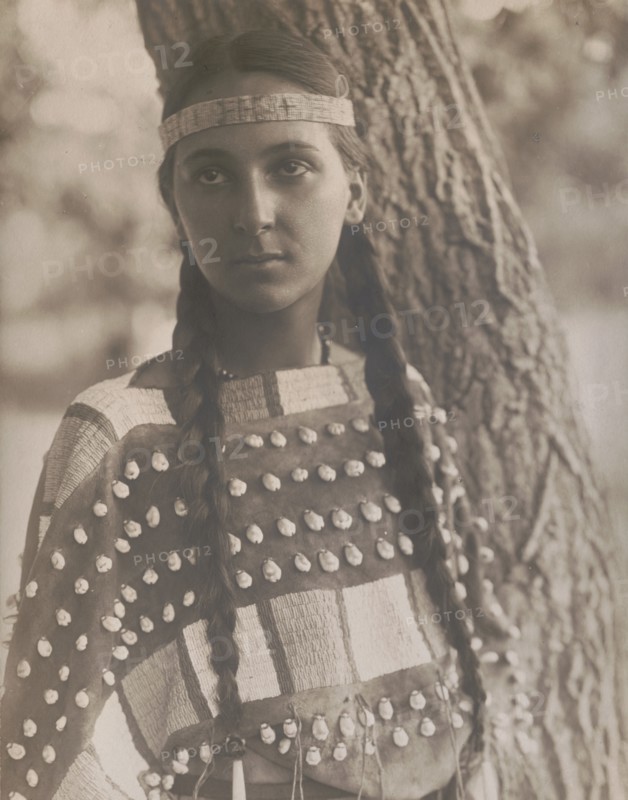 Lucille [B], c1907. Creator: Edward Sheriff Curtis.