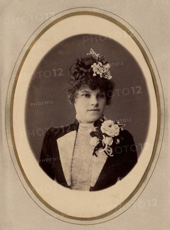 Young woman, late 19th cent - early 20th cent. Creator: I Milevskii.