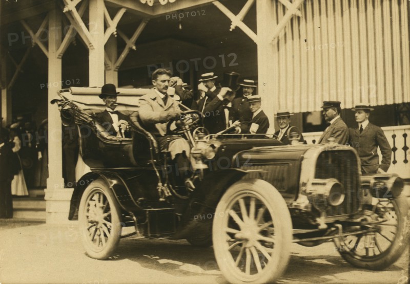 Baron Komura and Kogoro Takahira, sightseeing, 1905. Creator: Unknown.