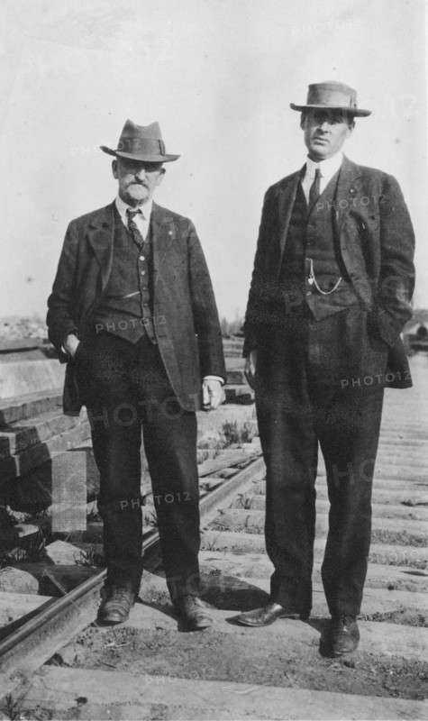 Mr. Edes and Lieut. Mears, between c1900 and 1916. Creator: Unknown.