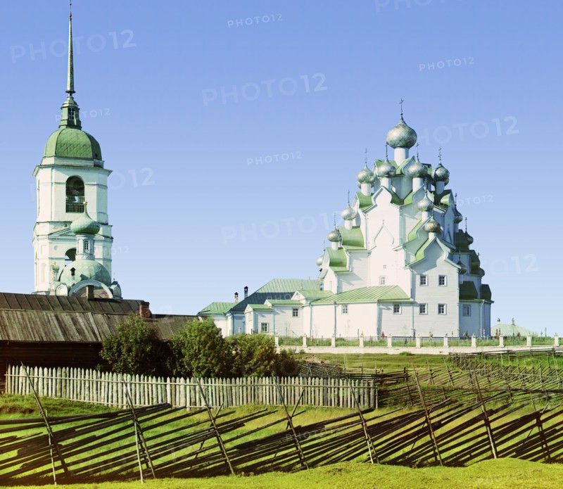 Church of Our Savior and the Protection of the Mother of God, Vytegorskii graveyard, 1909. Creator: Sergey Mikhaylovich Prokudin-Gorsky.