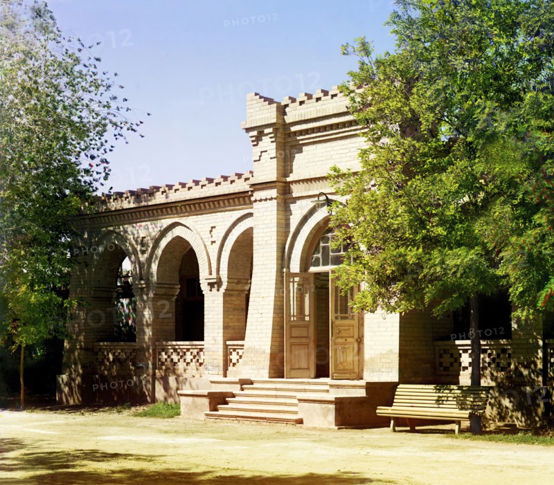 Brick building with arched entrance and arcade, between 1905 and 1915. Creator: Sergey Mikhaylovich Prokudin-Gorsky.