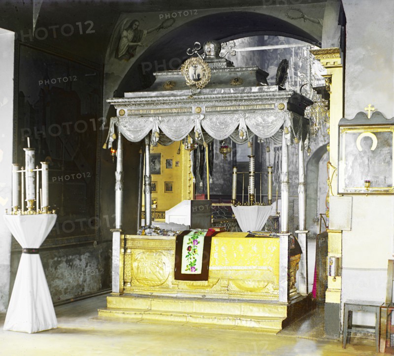 Sepulchre of the Venerable Kirill [Kirillo-Belozerskii Monastery, Kirillov, Russian Empire], 1909. Creator: Sergey Mikhaylovich Prokudin-Gorsky.