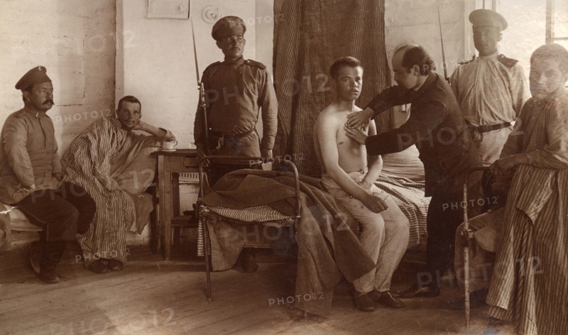 In the Prison Infirmary, 1906-1911. Creator: Isaiah Aronovich Shinkman.