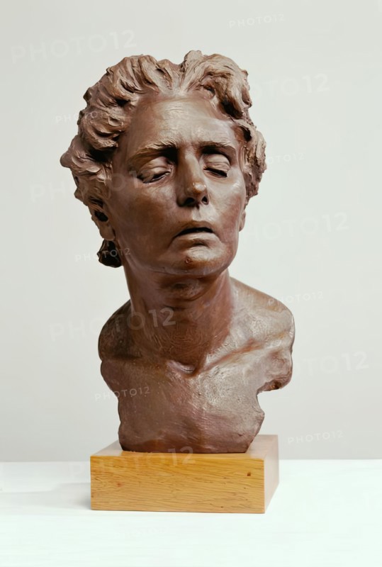 Eleonora Duse, c1900. Creator: Hermann Vinzenz Heller.