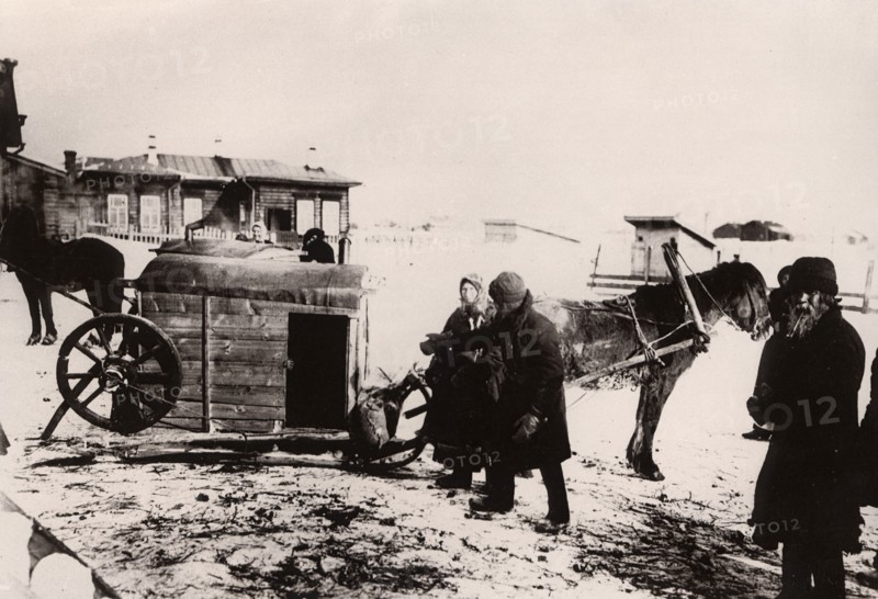 Sending peasant settlers to the place of permanent residence, 1890. Creator: Unknown.