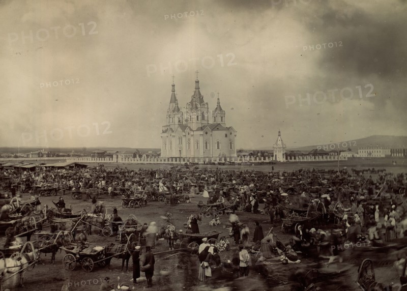 Bazaar on Novobazarnaya Square, 1860. Creator: Unknown.