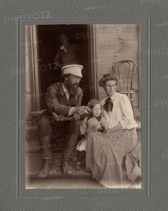 Anuchin Vasily Ivanovich with his family, 1909. Creator: Unknown.