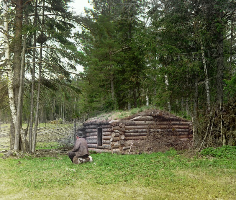 Hut in the forest, for woodcutters and kuria (coal burning), 1912. Creator: Sergey Mikhaylovich Prokudin-Gorsky.