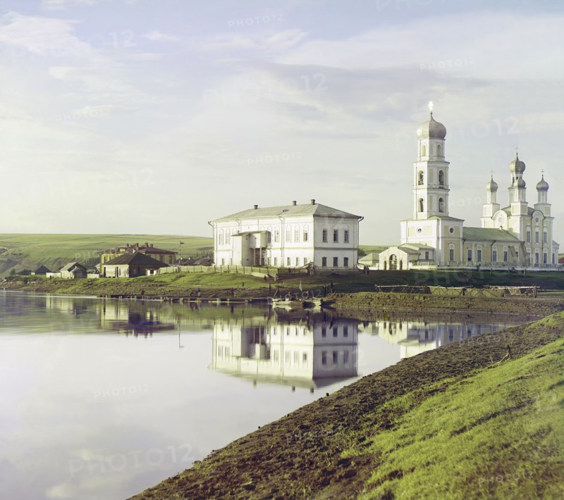 Church of the Nativity of Christ, in the village of Verkhnie Gorodki, 1912. Creator: Sergey Mikhaylovich Prokudin-Gorsky.