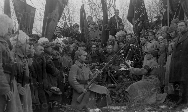 Funeral of V.M. Kruchina; at the cemetery., 1917-1923. Creator: Unknown.