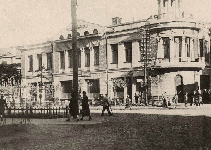 The building of the city's Public Assembly, located at the intersection of Voskresenskaya...,1916-17 Creator: Unknown.