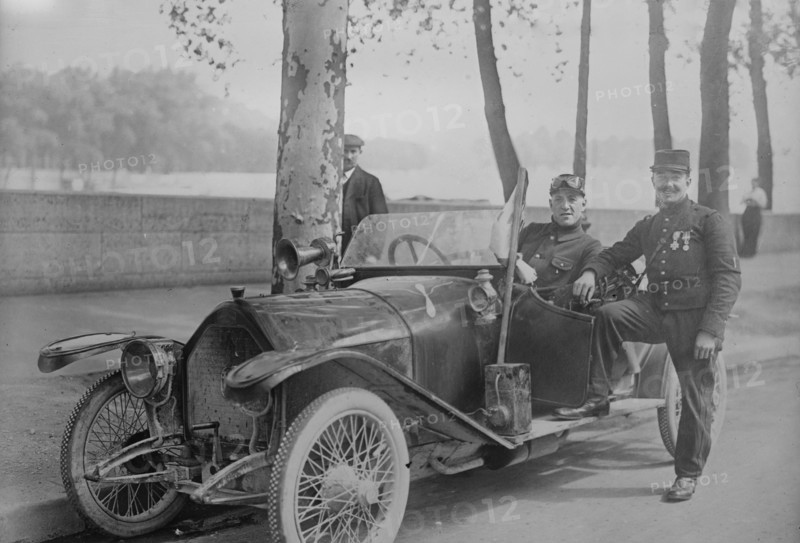 Monternier & Pegoud, between c1914 and c1915. Creator: Bain News Service.