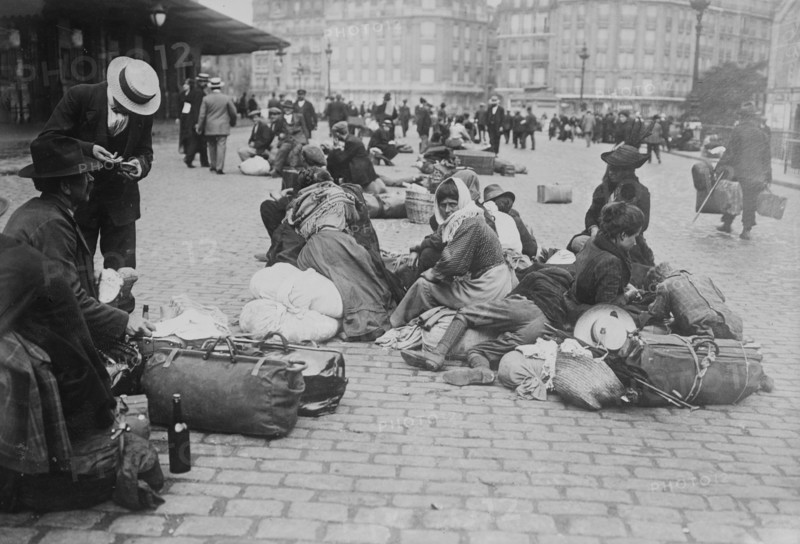 Refugees, Gare de Lyon, Paris, between c1914 and c1915. Creator: Bain News Service.