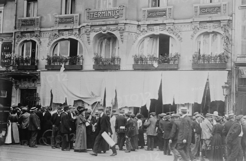 At Gare De L'Est, Restaurant wrecked by mob, 1914. Creator: Bain News Service.