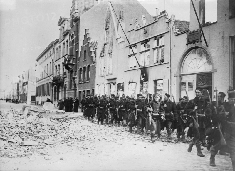 Belgians re-enter Termonde, between c1914 and c1915. Creator: Bain News Service.
