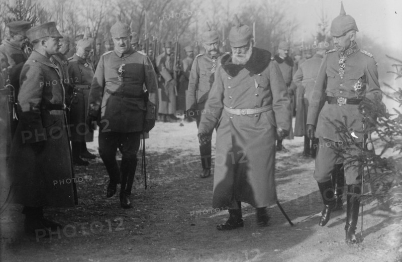 King Ludwig of Bavaria & Excellenz von Strantz, 6 Jan 1915. Creator: Bain News Service.