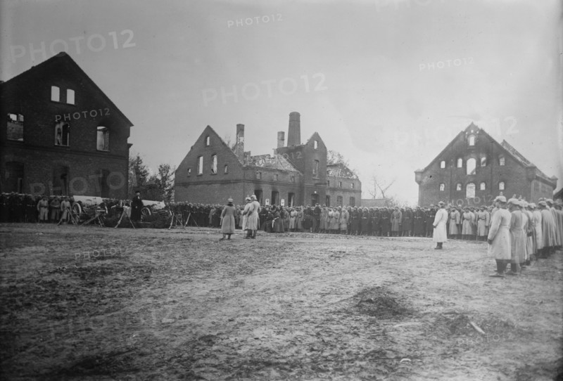 Germans in a town in Russian Poland holding religious service, between 1914 and c1915. Creator: Bain News Service.