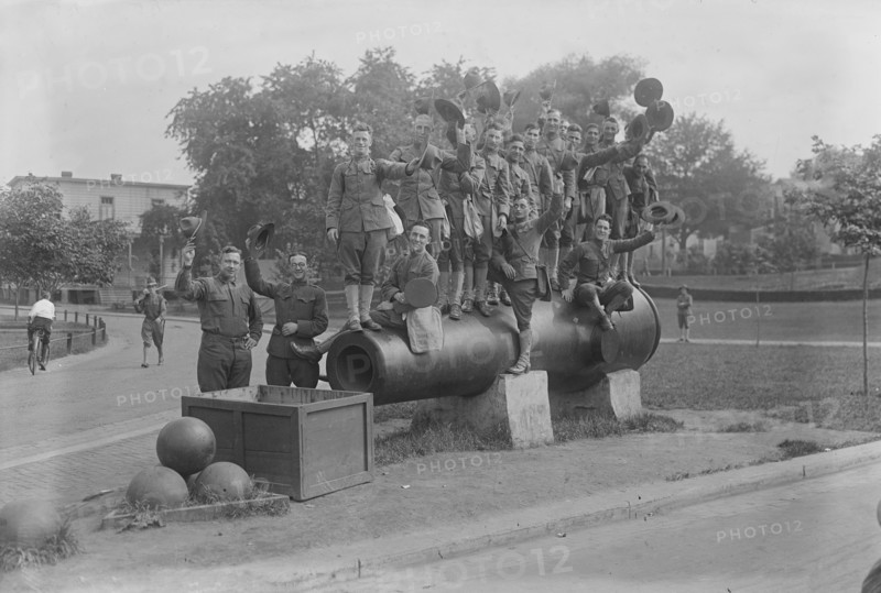 Medical corps, Fort Slocum, 1917. Creator: Bain News Service.