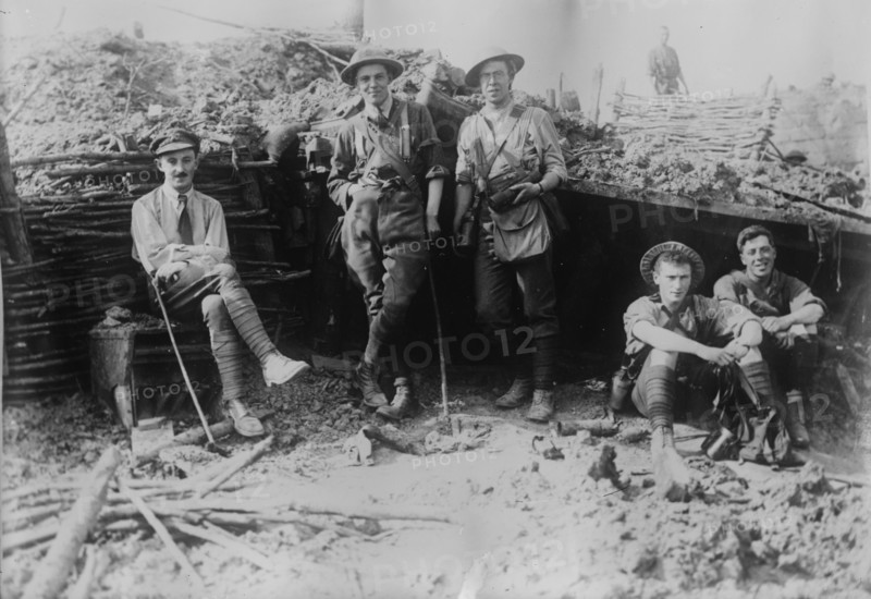 British observers in captured observation post, 6 Jun 1917. Creator: Bain News Service.