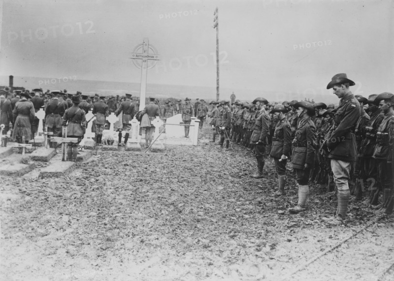 British field memorial service, 8 Jul 1917. Creator: Bain News Service.