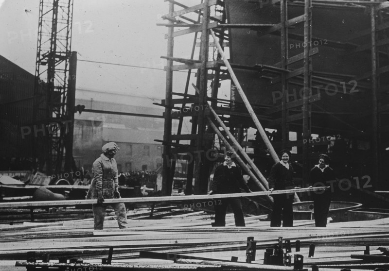 English women in ship yards, between c1915 and 1918. Creator: Bain News Service.