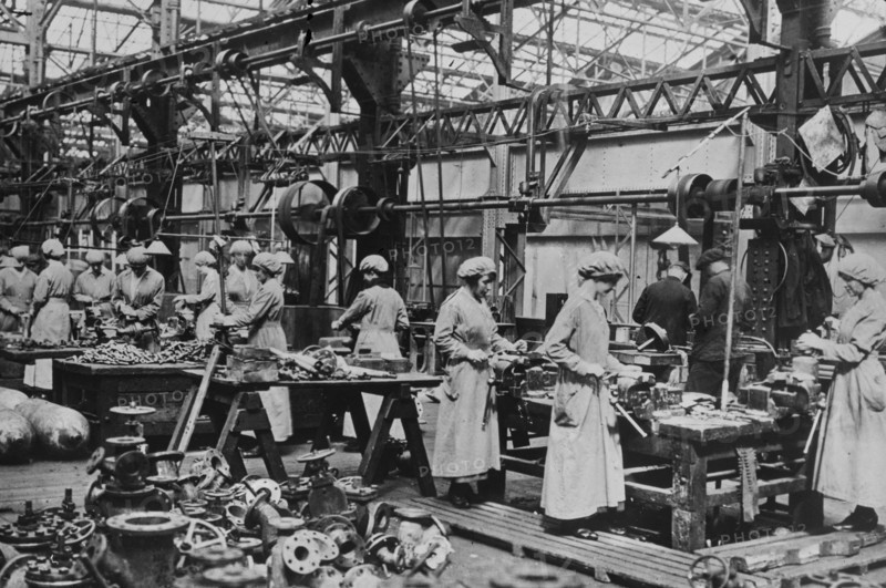 Women in brass fitting shop, Eng. [i.e. England], between c1915 and 1917. Creator: Bain News Service.