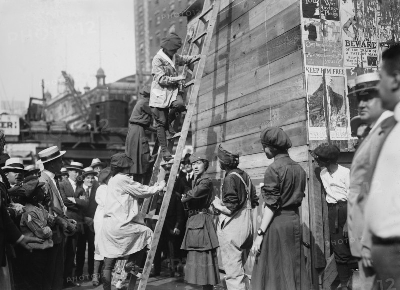 Theater, Times Sq. being painted, 20 Aug 1918. Creator: Bain News Service.