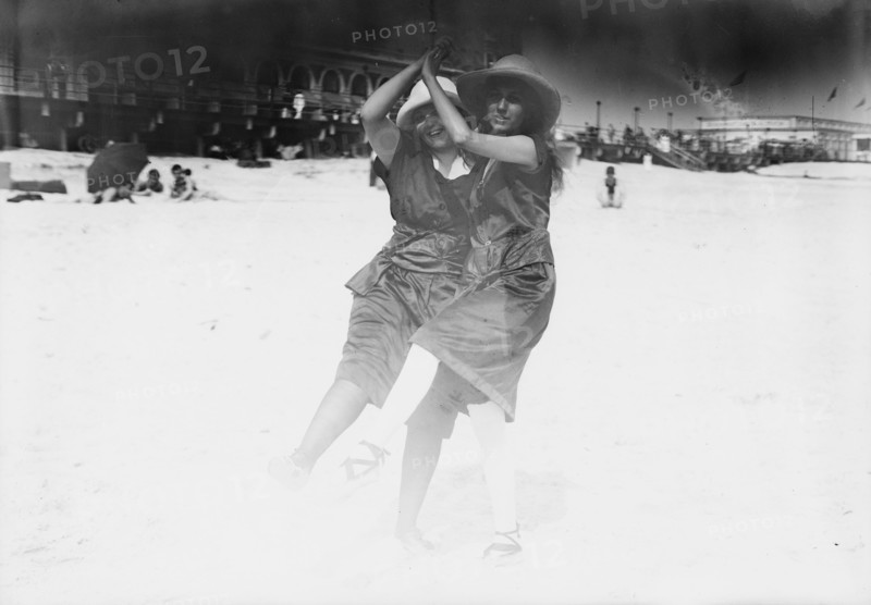 Tango, Long Beach, between c1910 and c1915. Creator: Bain News Service.