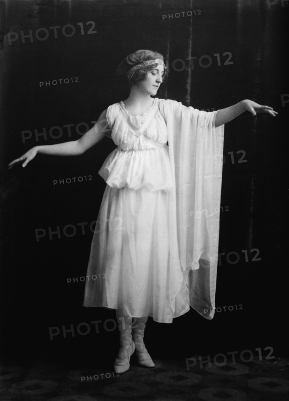 Violet Romer, between c1910 and c1915. Creator: Bain News Service.