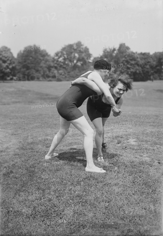 Mme. Revyl & Jane Lory, 1918. Creator: Bain News Service.