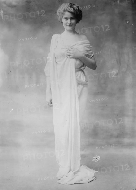 Hazell M. Cox, White, N.Y., 1910. Creator: Bain News Service.