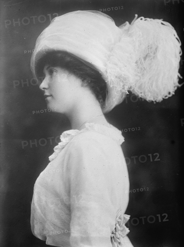 Hope Hamilton, 1911. Creator: Bain News Service.