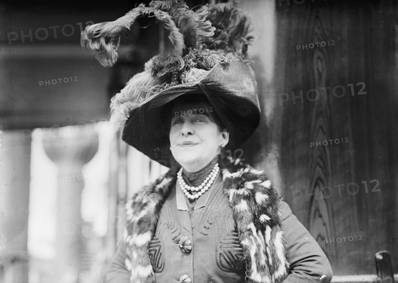Mrs. A. Crocker Gourand [i.e., Gouraud], 1911. Creator: Bain News Service.
